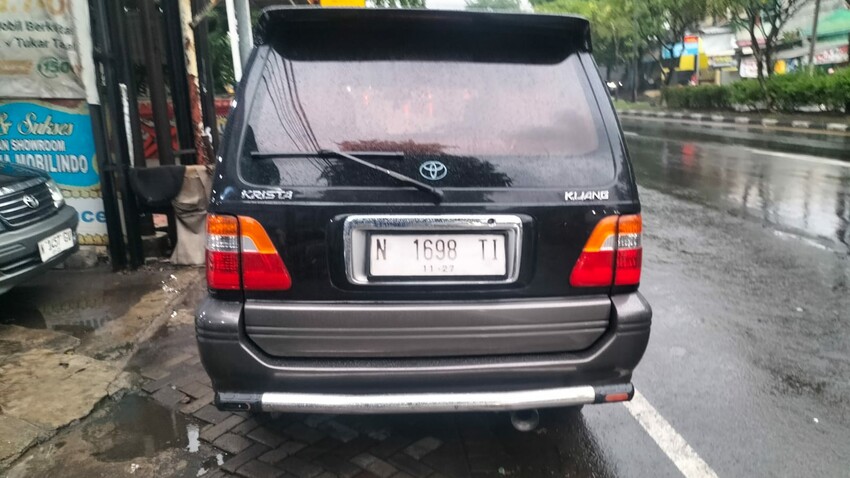 Toyota Kijang 2004 Bensin