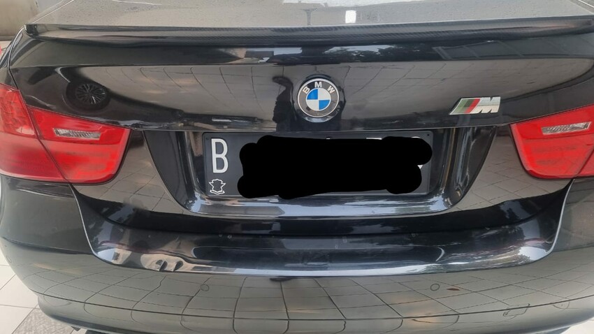 BMW 320i 2011 Bensin