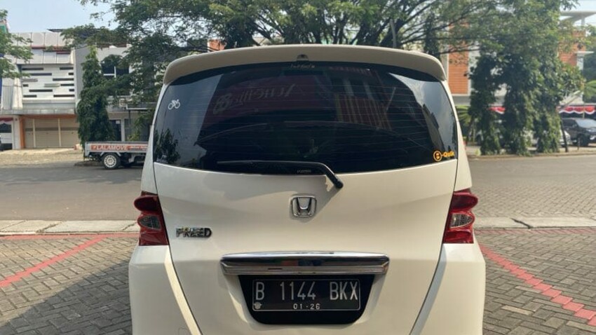 Honda Freed tipe psd 2010 AC digital full orisinil